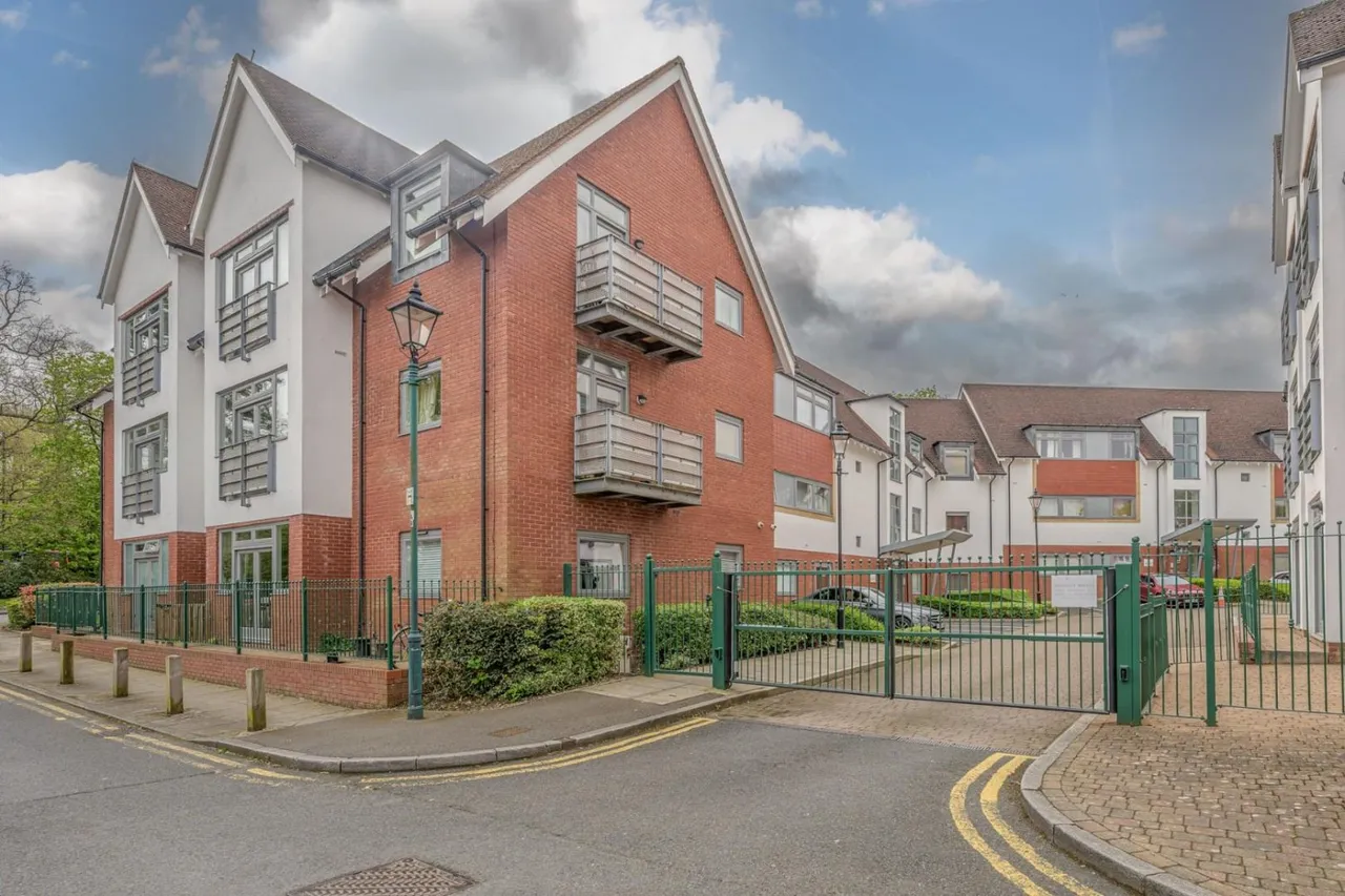 2 bed flat for sale, Middlepark Drive, Bournville Park, B31