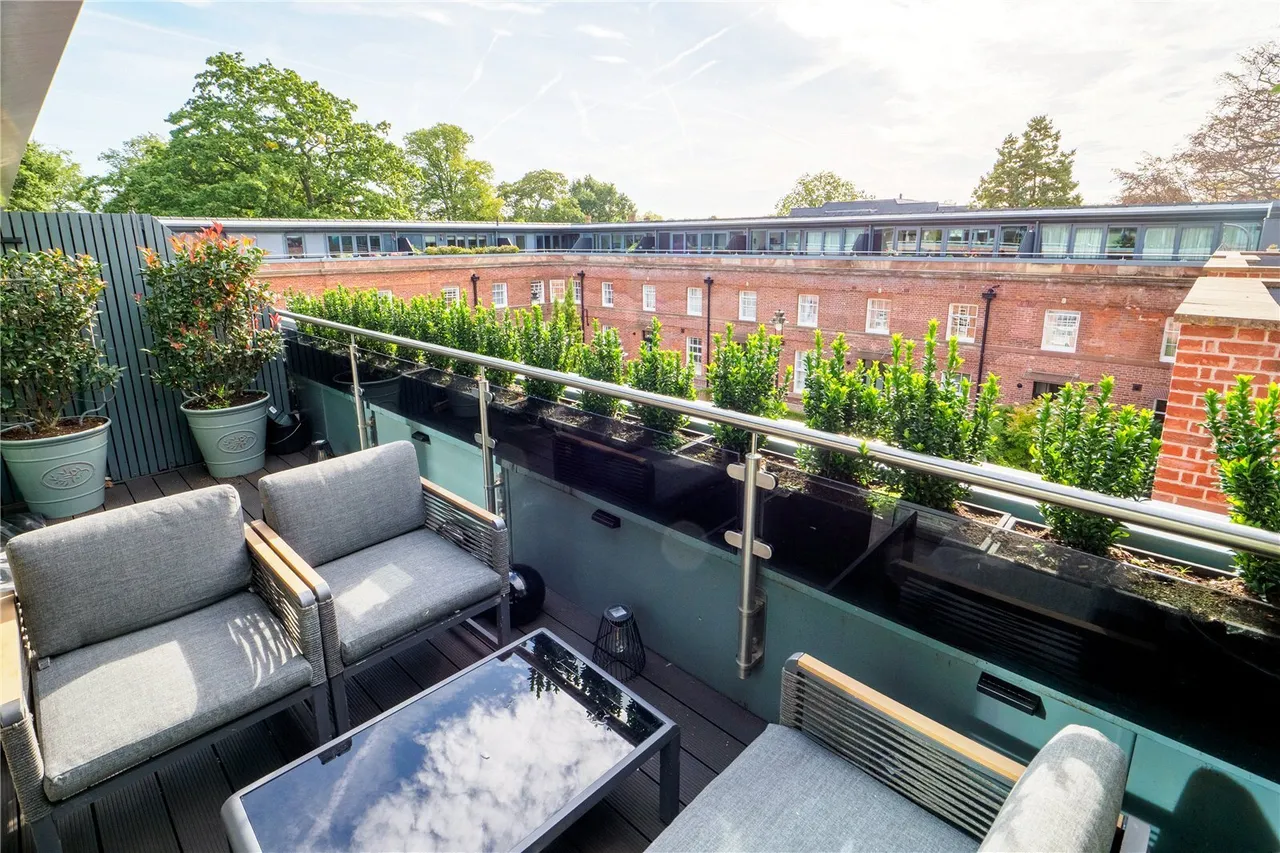 Bloomesbury Avenue, St James' Park, M20, photo 16