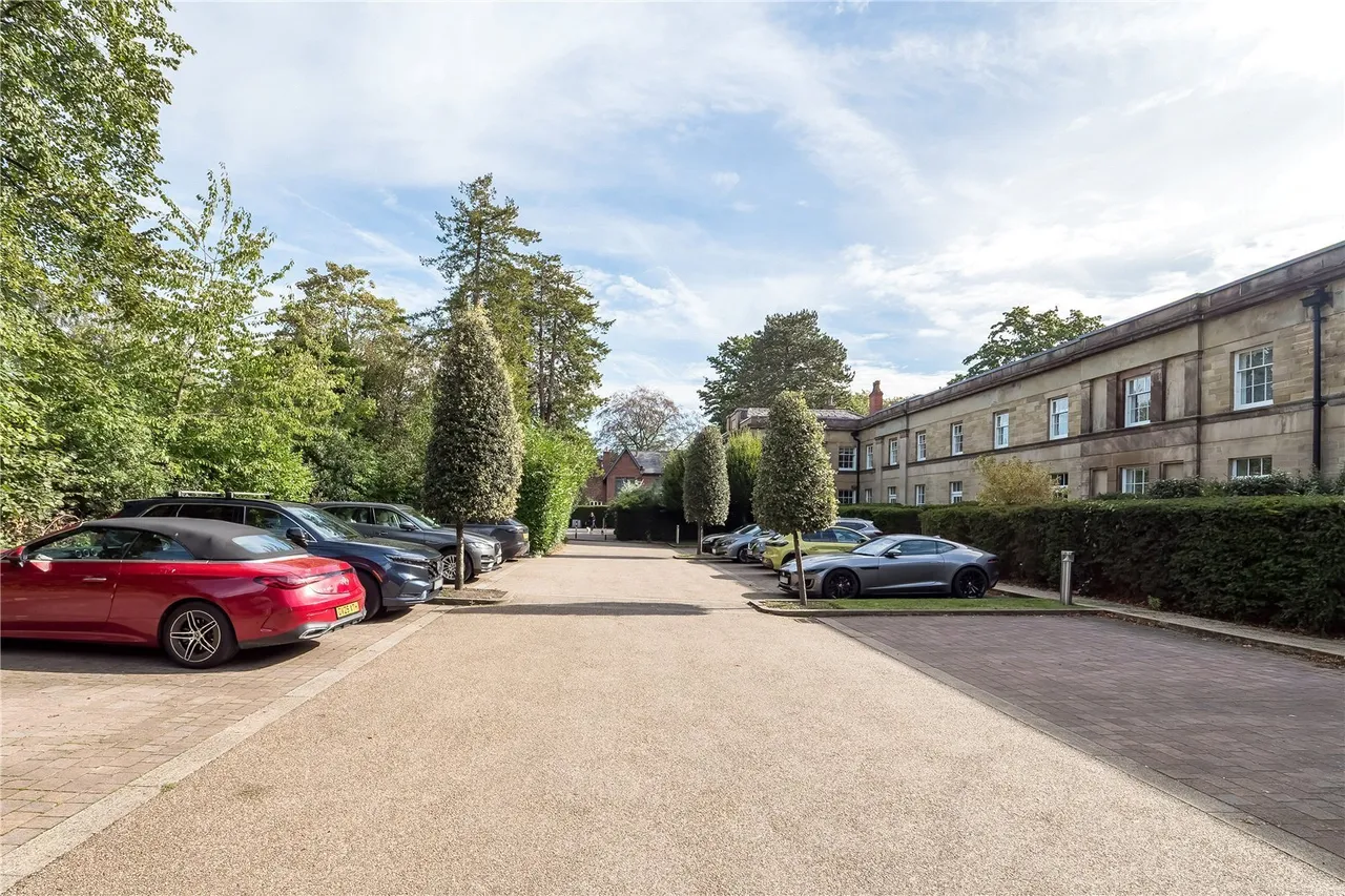 Bloomesbury Avenue, St James' Park, M20, photo 19