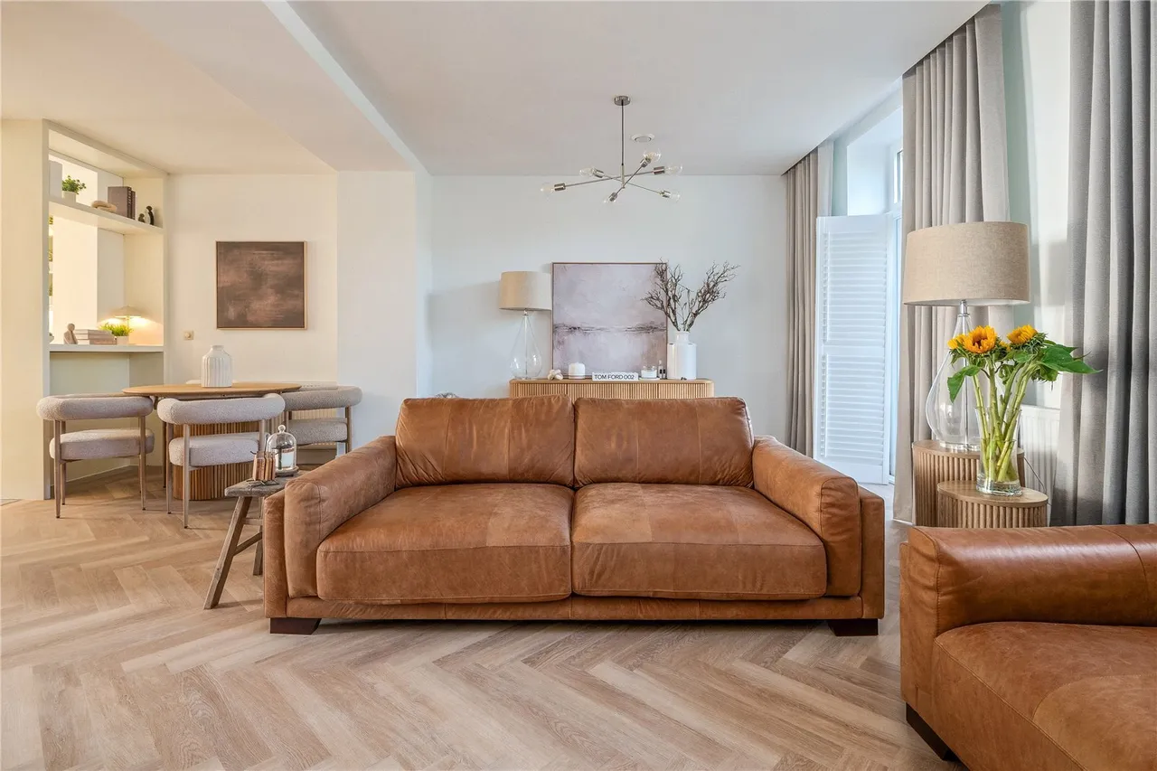 Bloomesbury Avenue, St James' Park, M20, photo 8