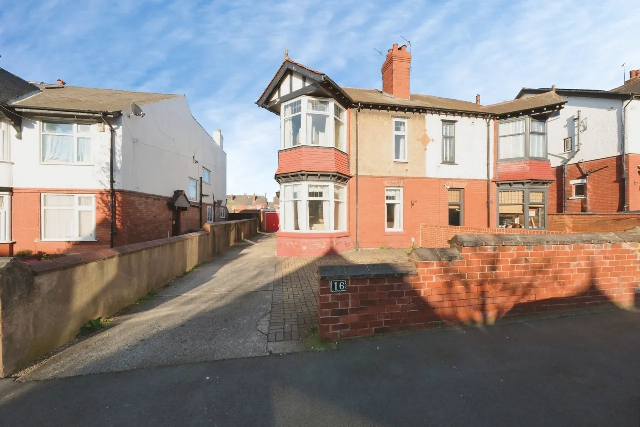 5 bed house for sale — Axholme Road, Doncaster, South Yorkshire, DN2