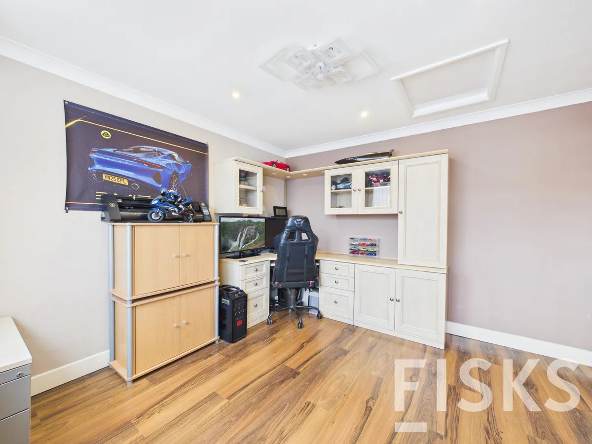 Westwood Road, Canvey Island, SS8, photo 13