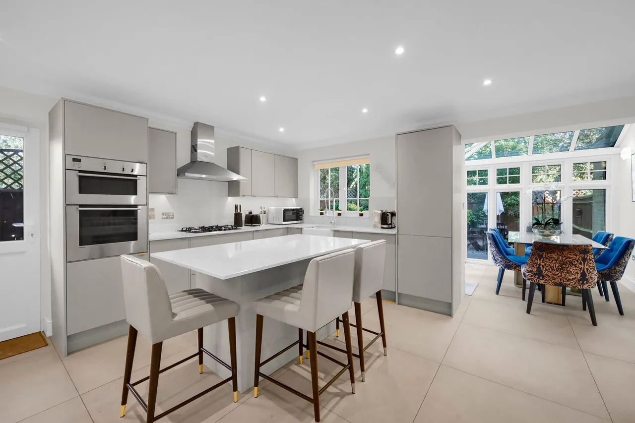 Cavendish Place, London, NW2, photo 12