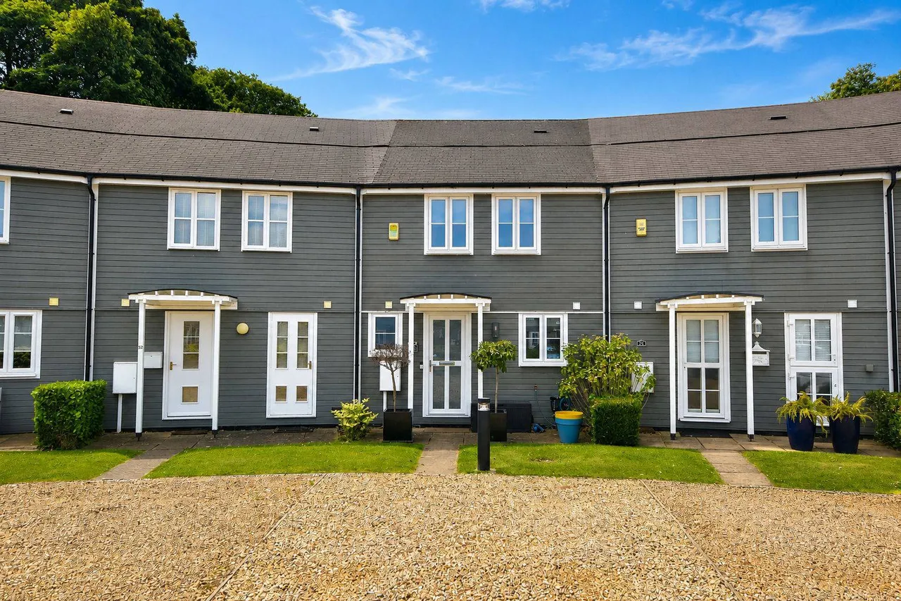 2 bed property for sale — Crescent Lodge, Overstone, Northampton, NN6 0SR