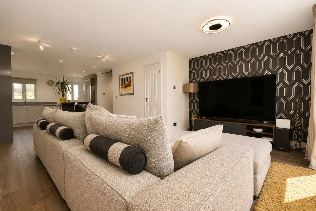 Crescent Lodge, Overstone, Northampton, NN6 0SR, photo 5