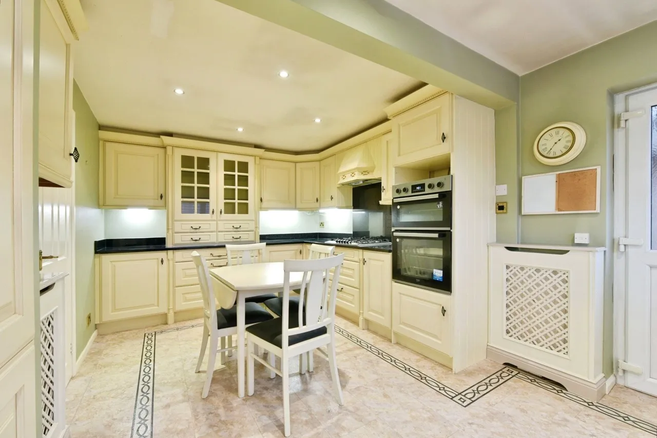 Broadlands Avenue, Owlthorpe, Sheffield, South Yorkshire, S20, photo 2