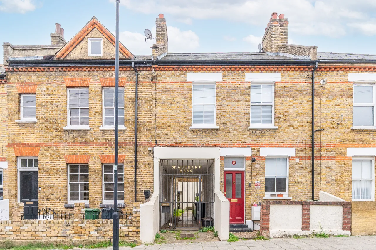 3 bed flat for sale, London, SE27