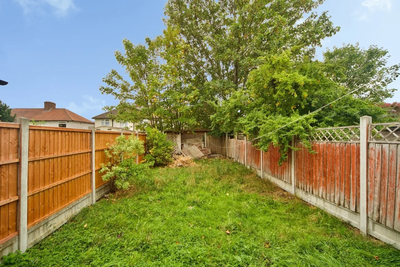 Powell Gardens, Dagenham, RM10, photo 3