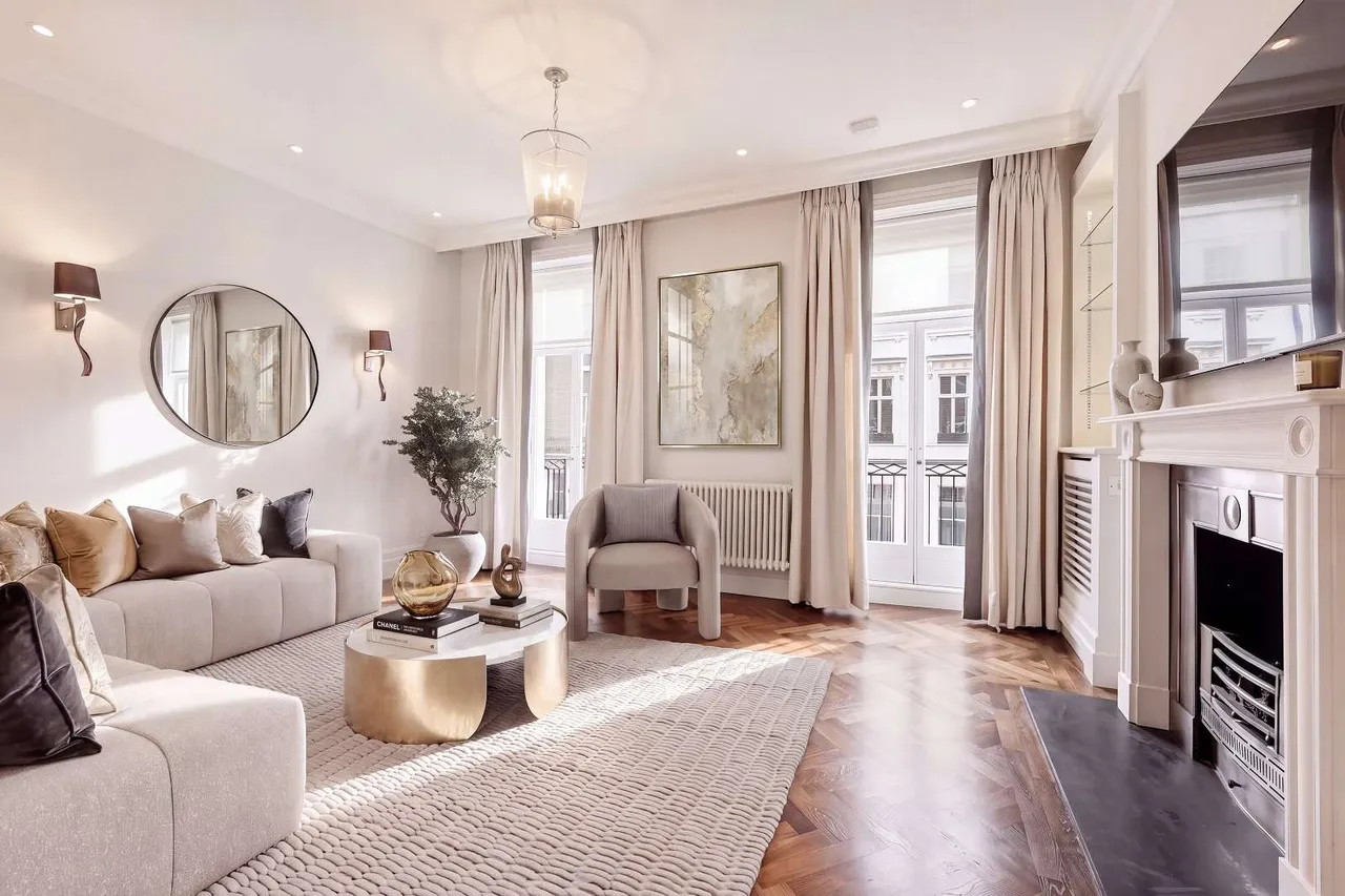 3 bed flat to rent — Lower Belgrave Street, London, SW1W 0LN
