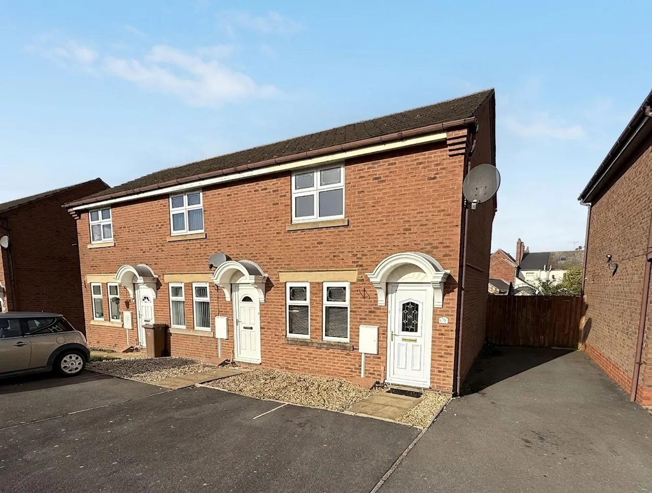 2 bed house to rent, Bramble Walk, Overseal, DE12