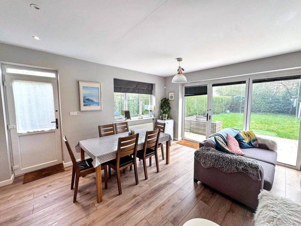 Wallis Road, Bournemouth BH10 4AG, photo 4