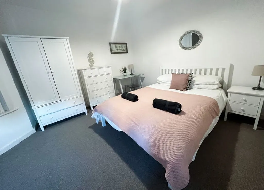 Wallis Road, Bournemouth BH10 4AG, photo 14