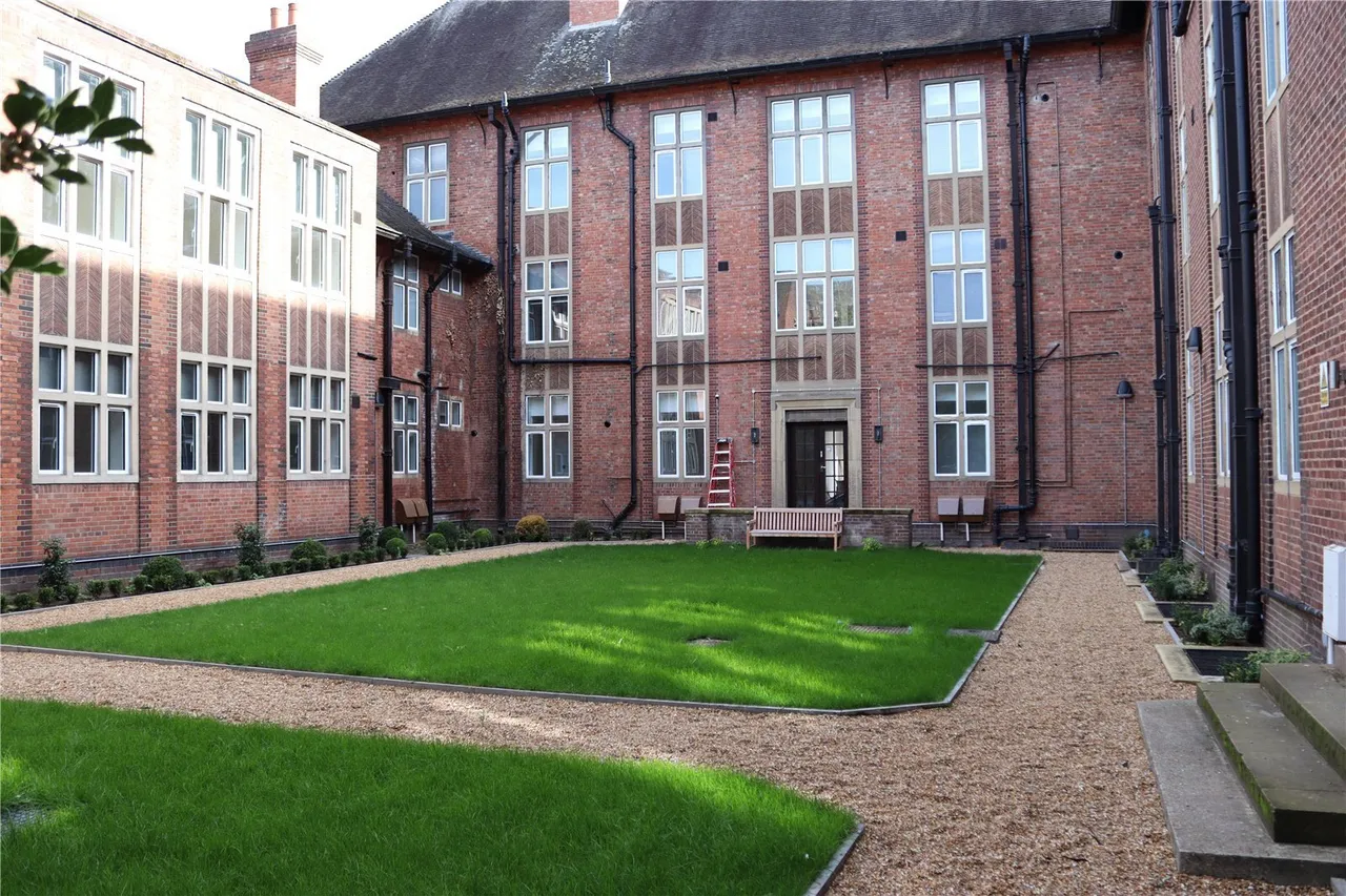 St. Marys Gate, Derby, DE1, photo 8