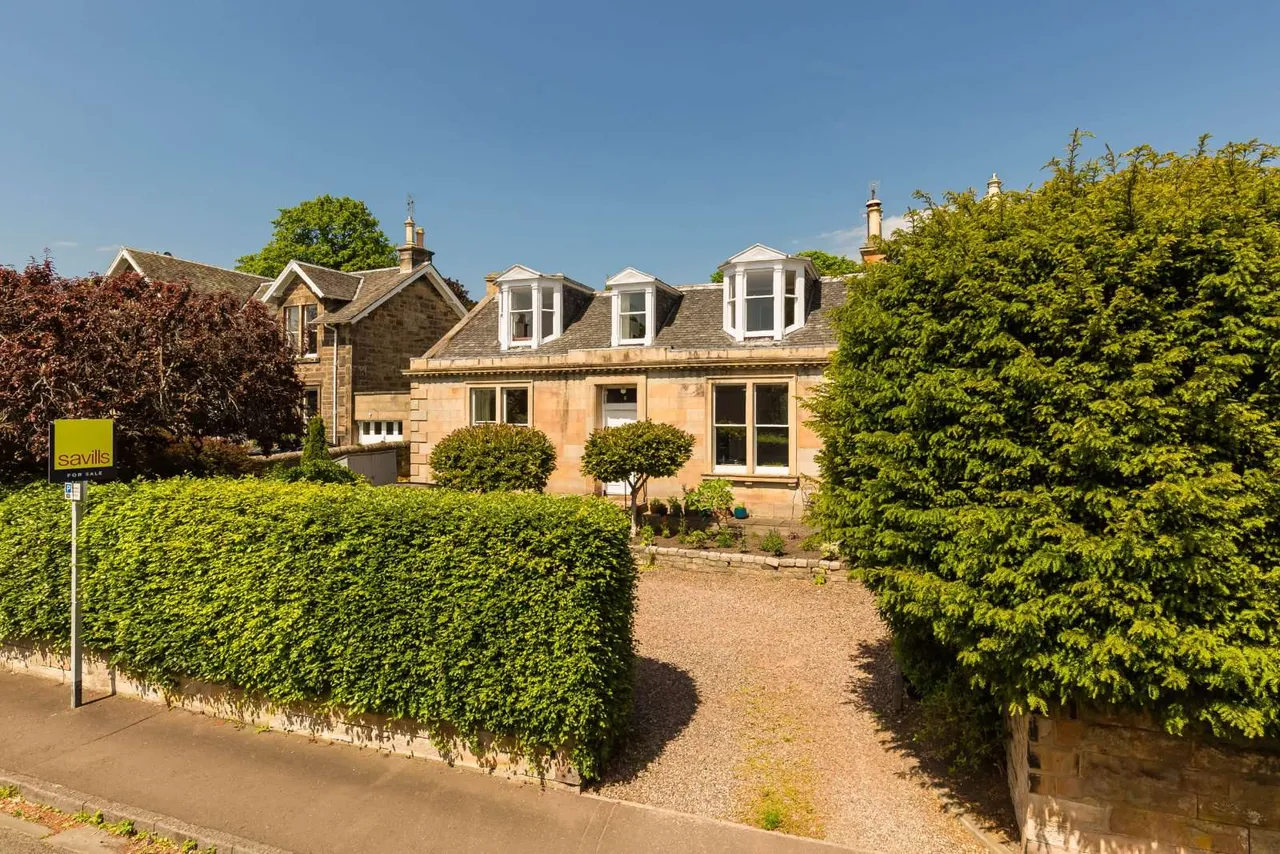 3 bed flat for sale, Dalrymple Crescent, Grange, EH9
