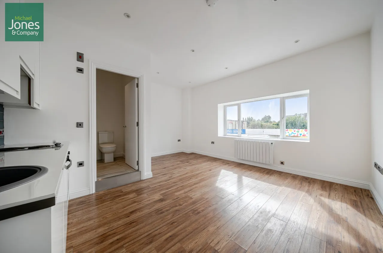 New Broadway, Tarring, BN11, photo 4
