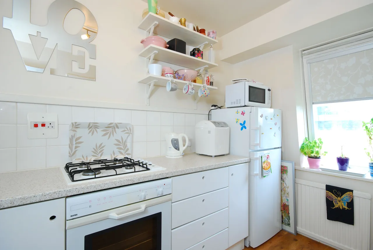 Flat 14, 16 Nevern Square, London, photo 5
