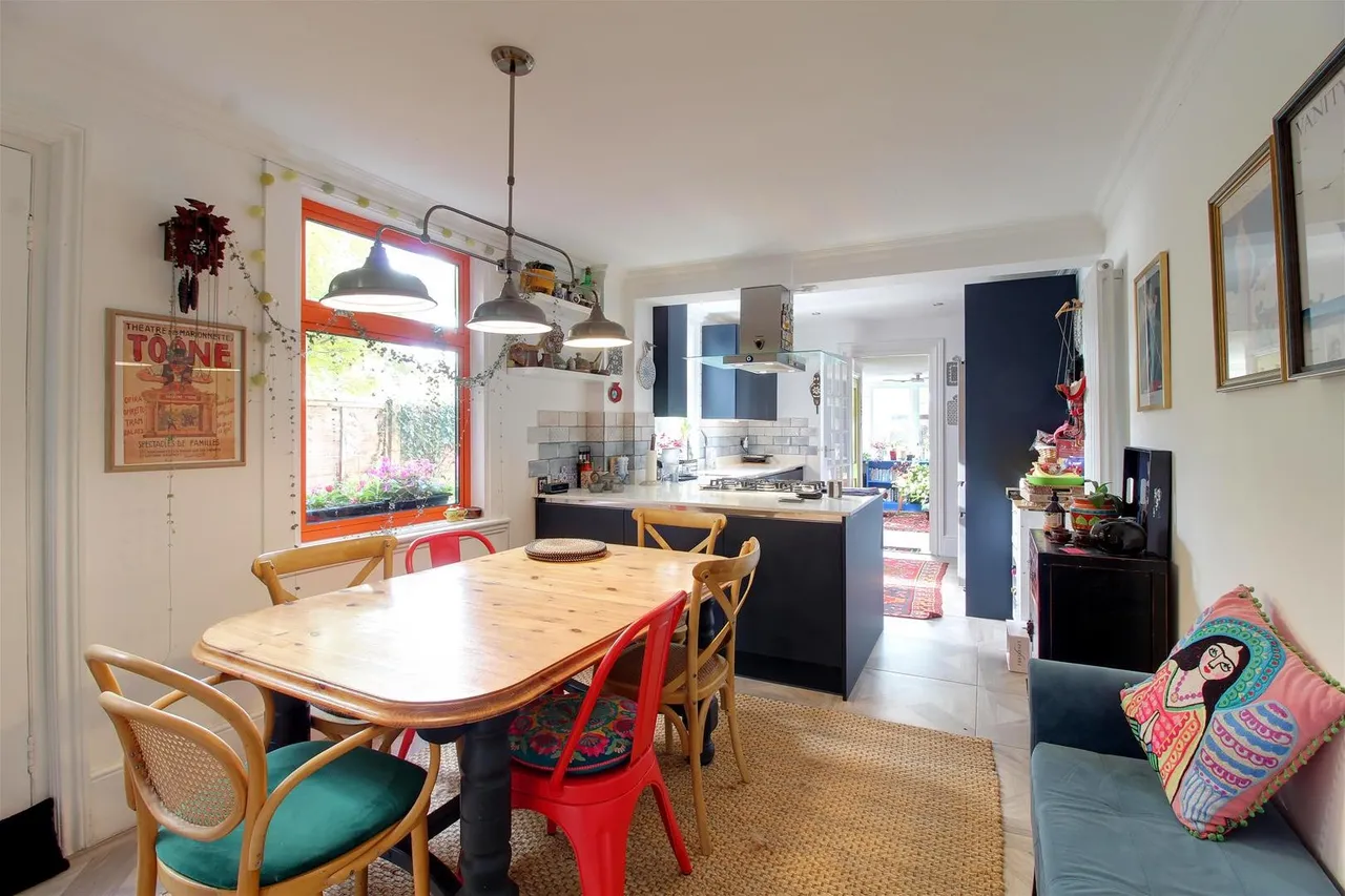 Hatfield Road, Potters Bar, Hertfordshire EN6 1HT, photo 9