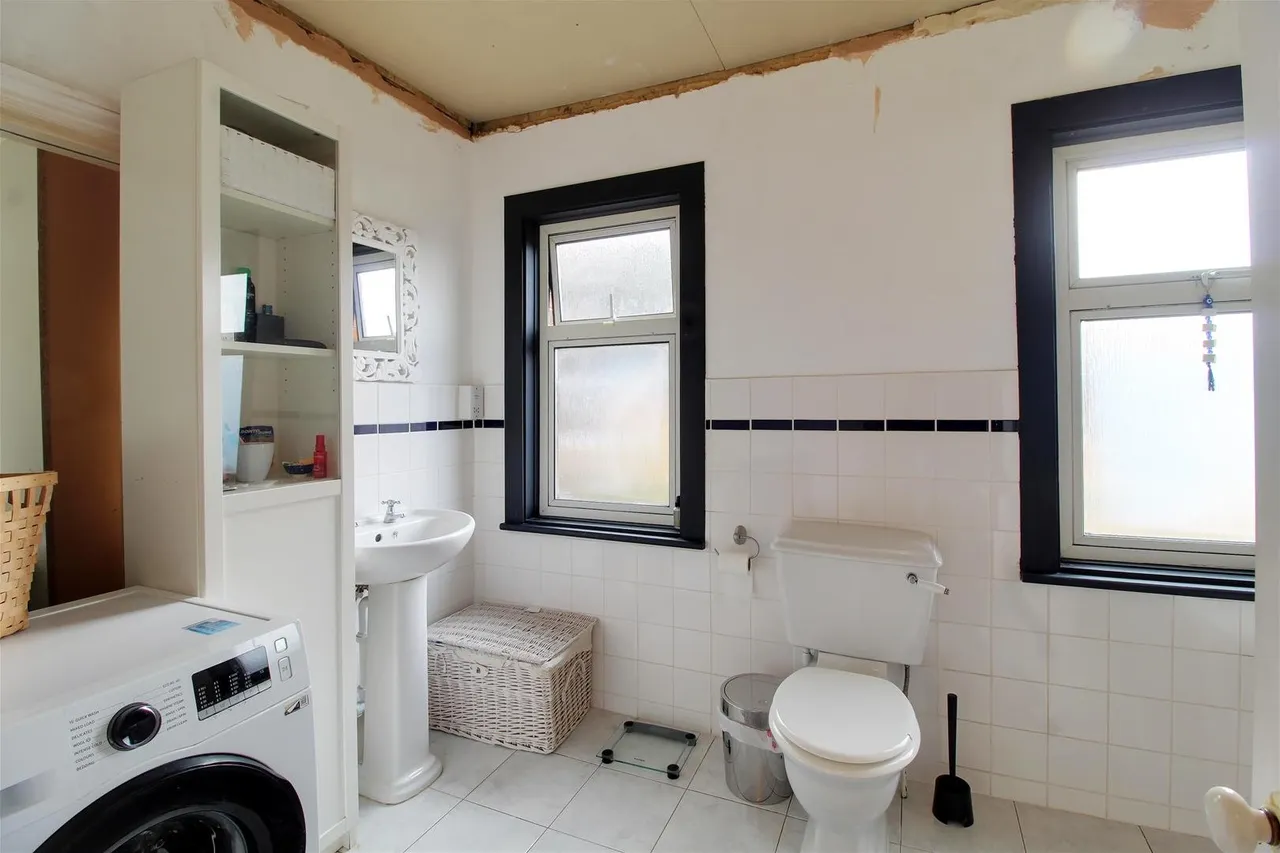 Hatfield Road, Potters Bar, Hertfordshire EN6 1HT, photo 21