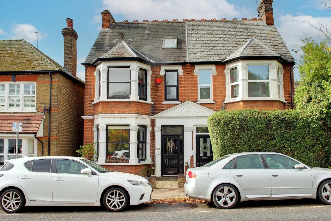 4 bed house for sale — Hatfield Road, Potters Bar, Hertfordshire EN6 1HT