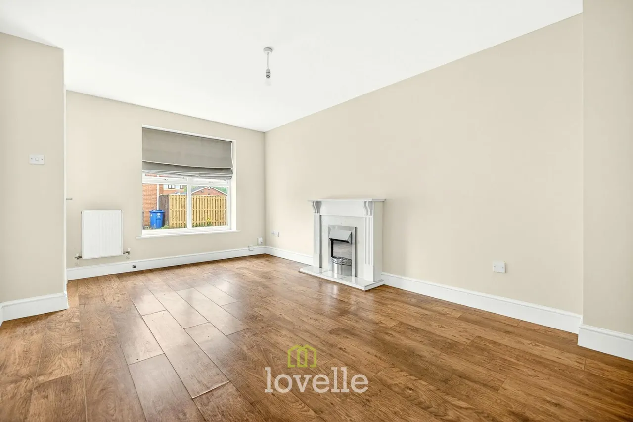 Buckingham Grove, Scartho Top, DN33, photo 6