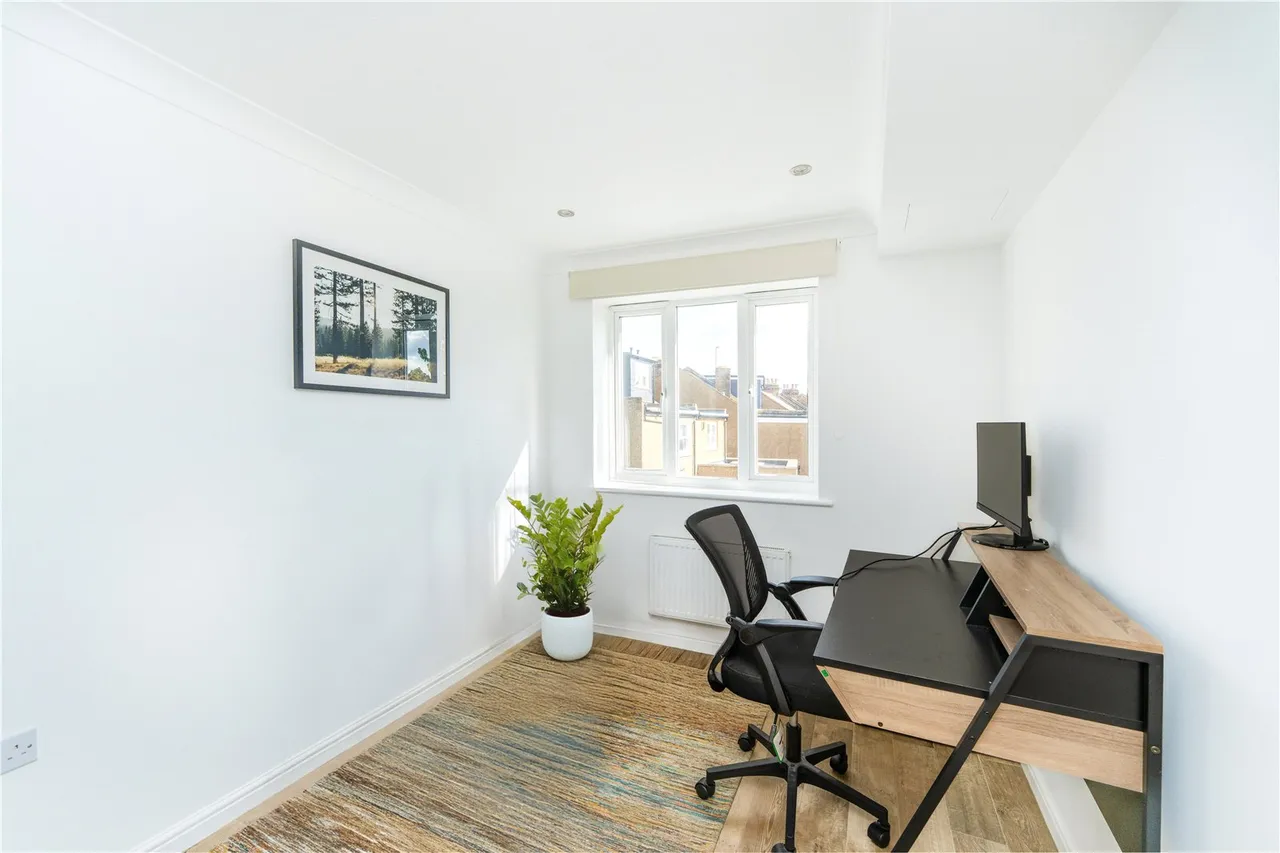 Second Cross Road, Twickenham, TW2 5RB, photo 6