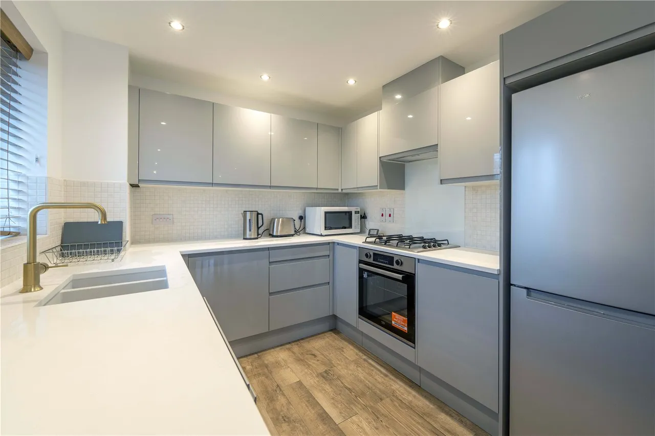 Second Cross Road, Twickenham, TW2 5RB, photo 2