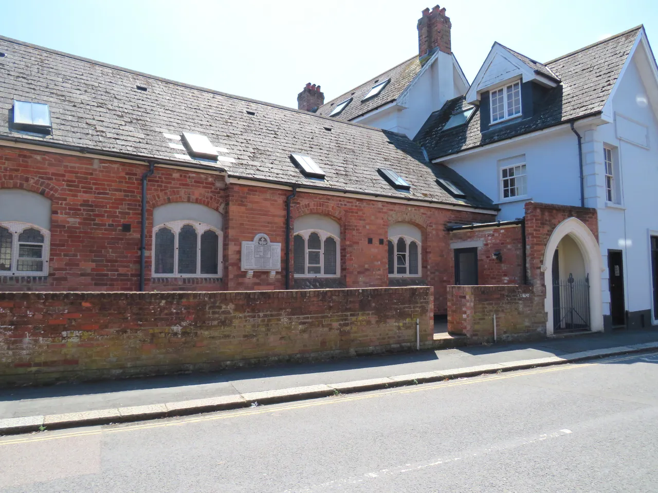 3 bed property to rent — Church Road