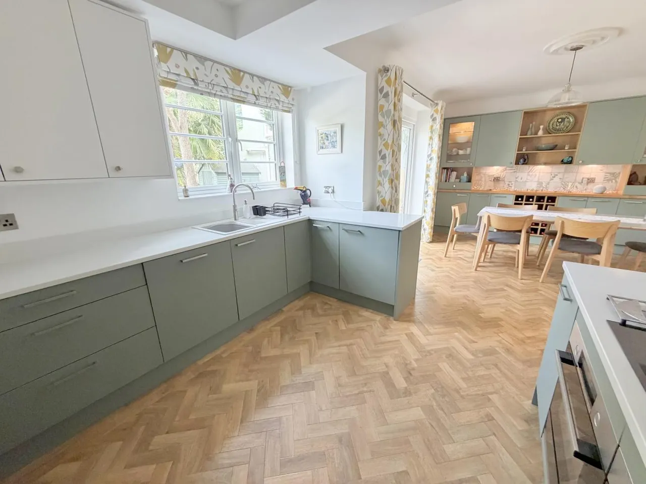 Sandbanks Road, BH14, photo 7