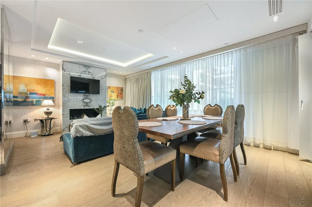 2 bed flat for sale — Charles House, Kensington High Street, London, W14