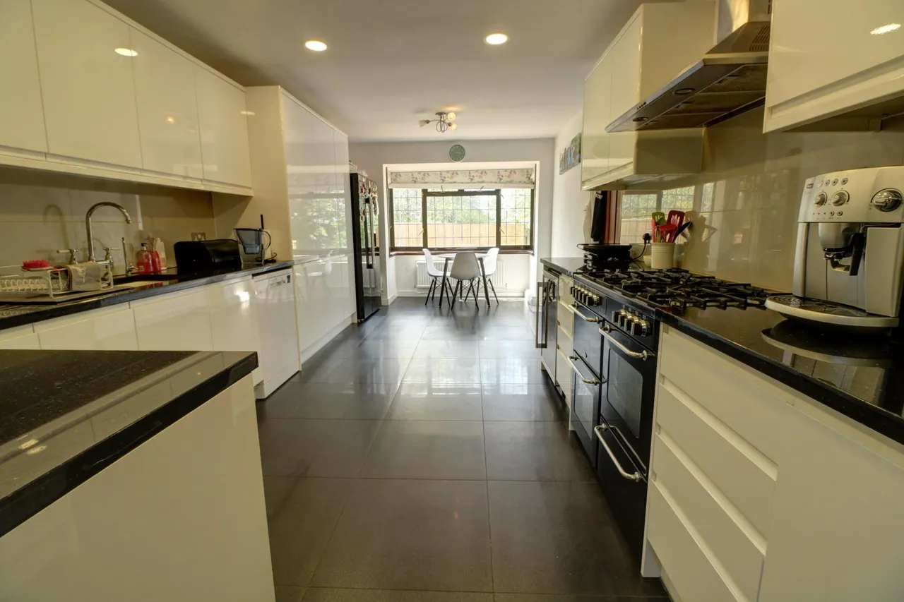 Lackmore Gardens, Reading, RG8, photo 3