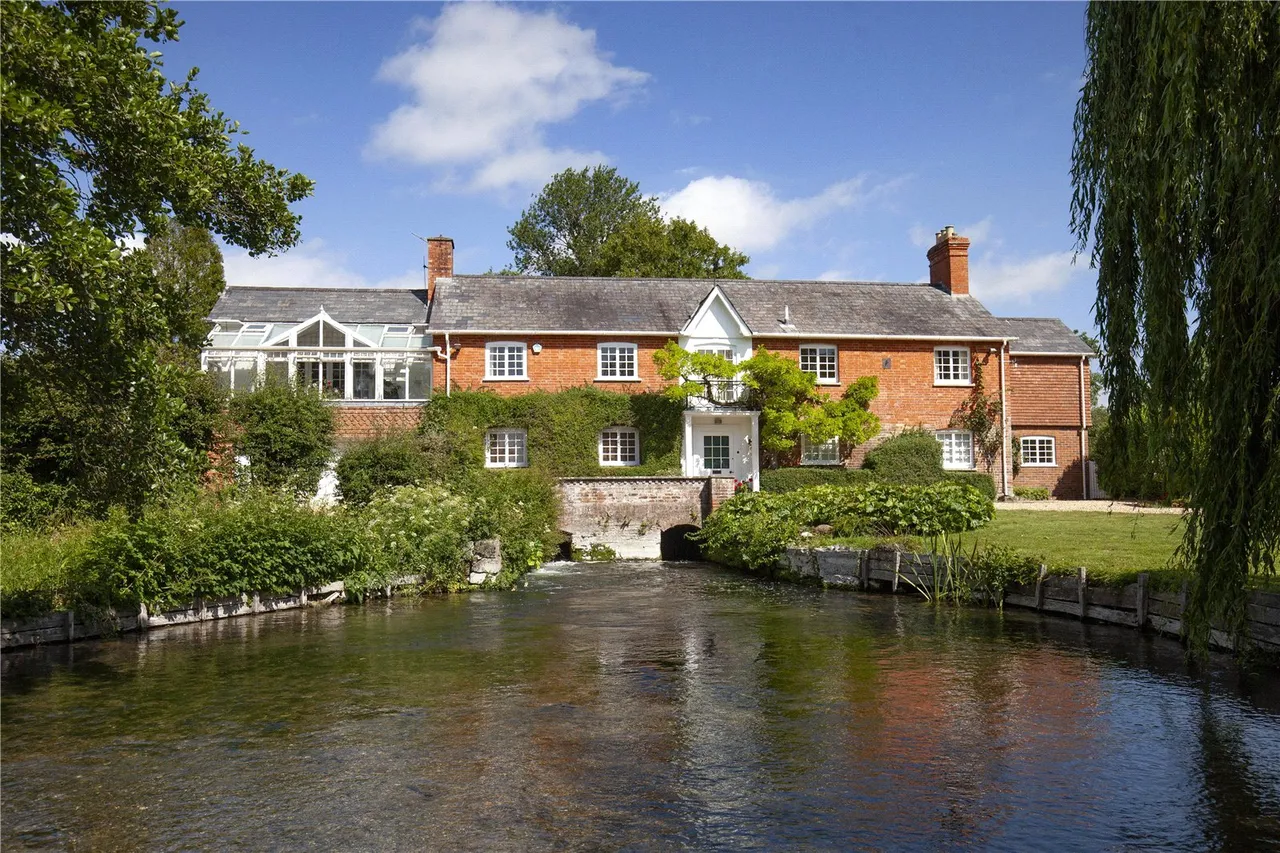 Mill Lane, Stratford sub Castle, Salisbury, Wiltshire, SP1 3LJ, photo 2