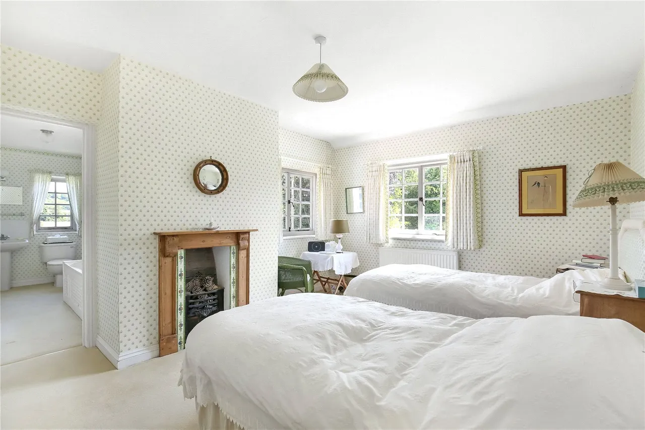 Mill Lane, Stratford sub Castle, Salisbury, Wiltshire, SP1 3LJ, photo 10