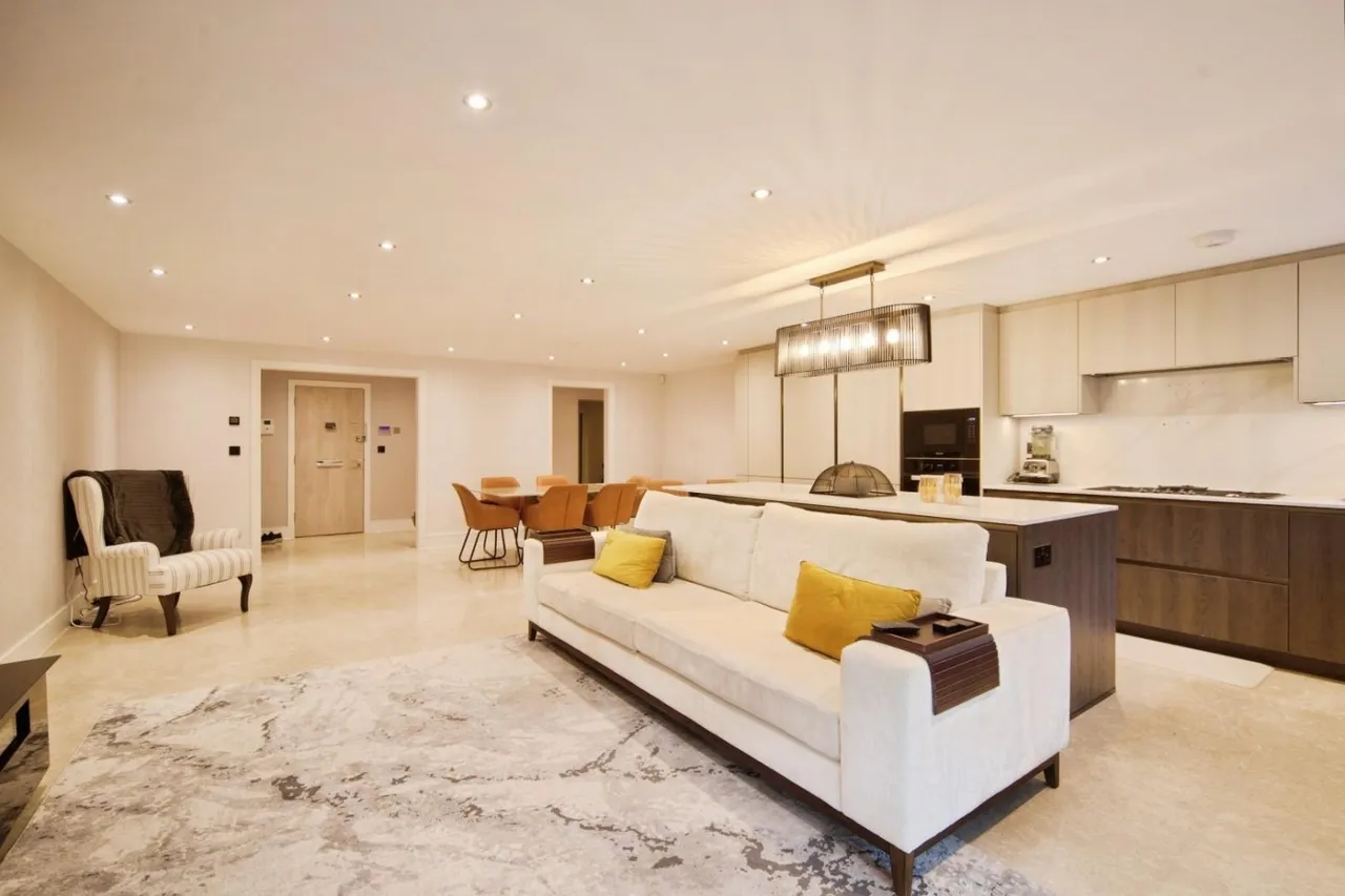 3 bed flat for sale — Chasewood Park, Harrow on the Hill, Middlesex, HA1 3YP