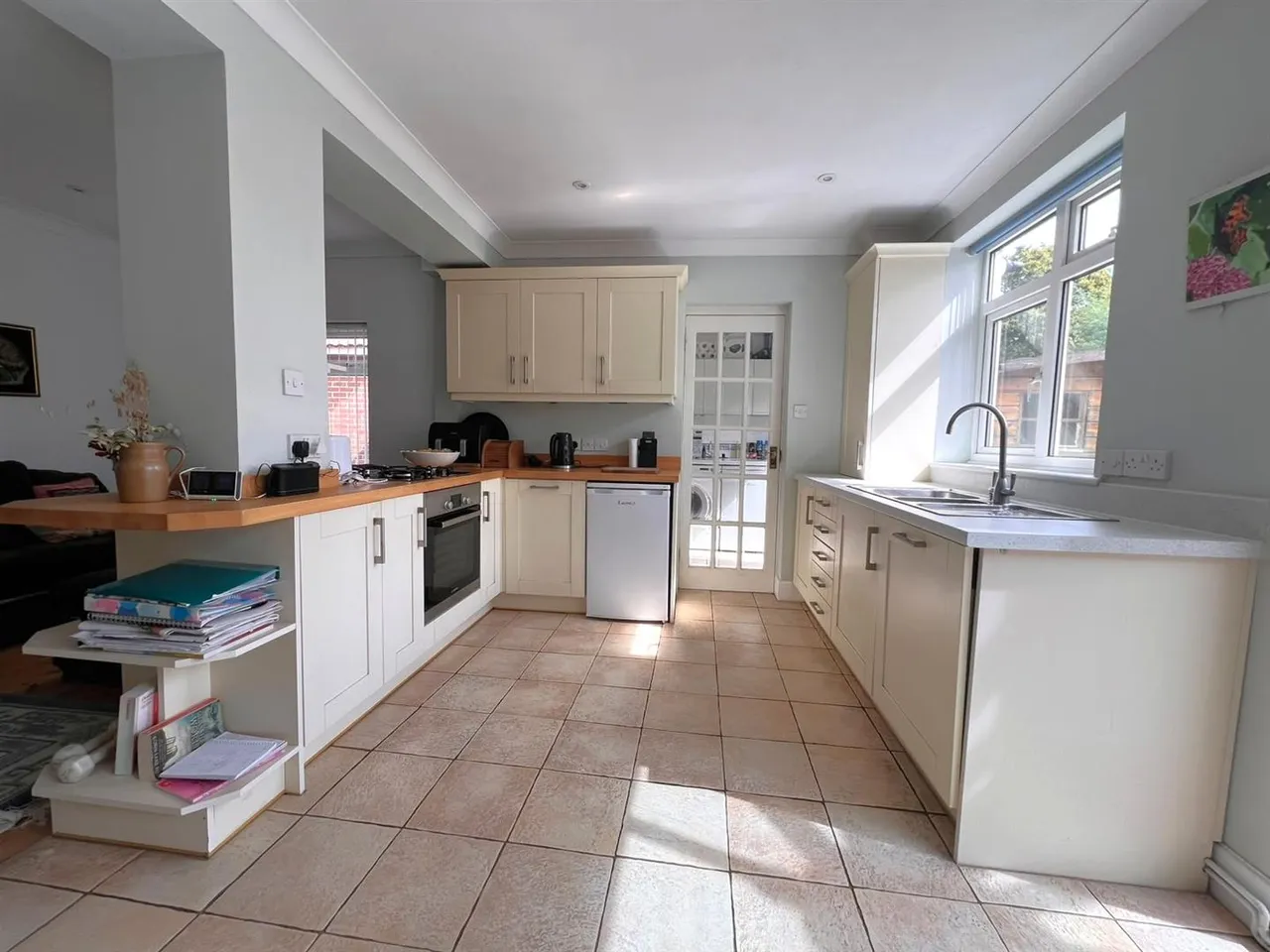 Hound Road, Netley Abbey, Southampton, photo 3