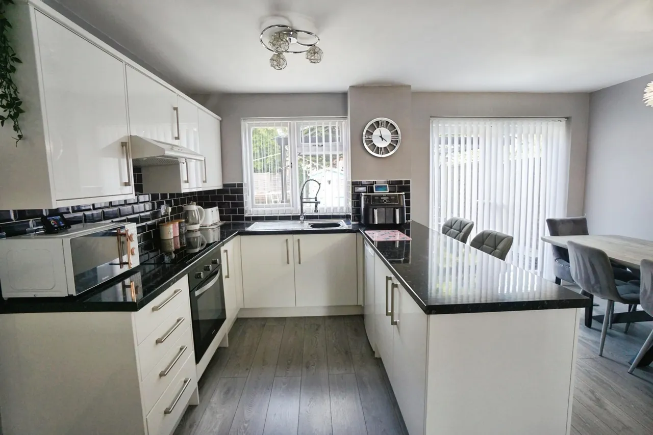 Margaret Vale, Ocker Hill, DY4, photo 8