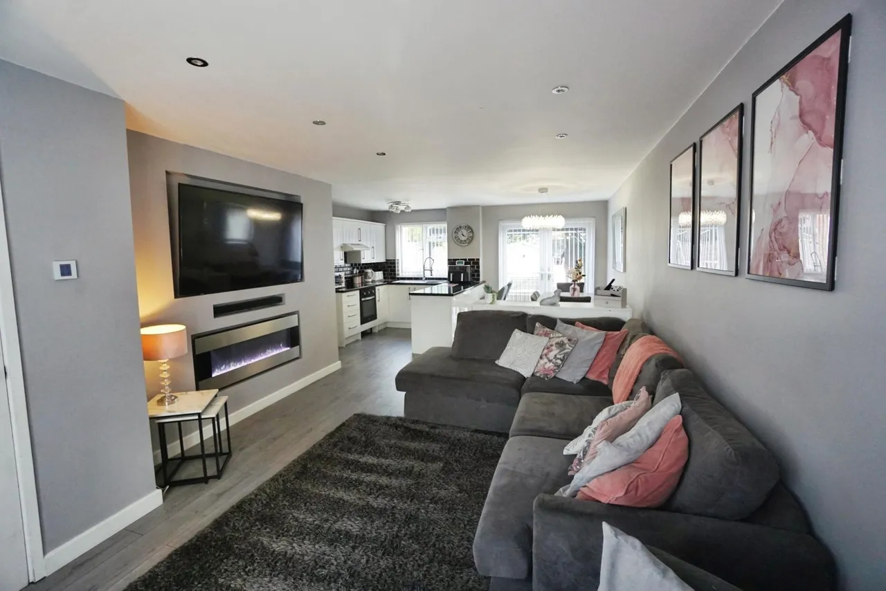 Margaret Vale, Ocker Hill, DY4, photo 2