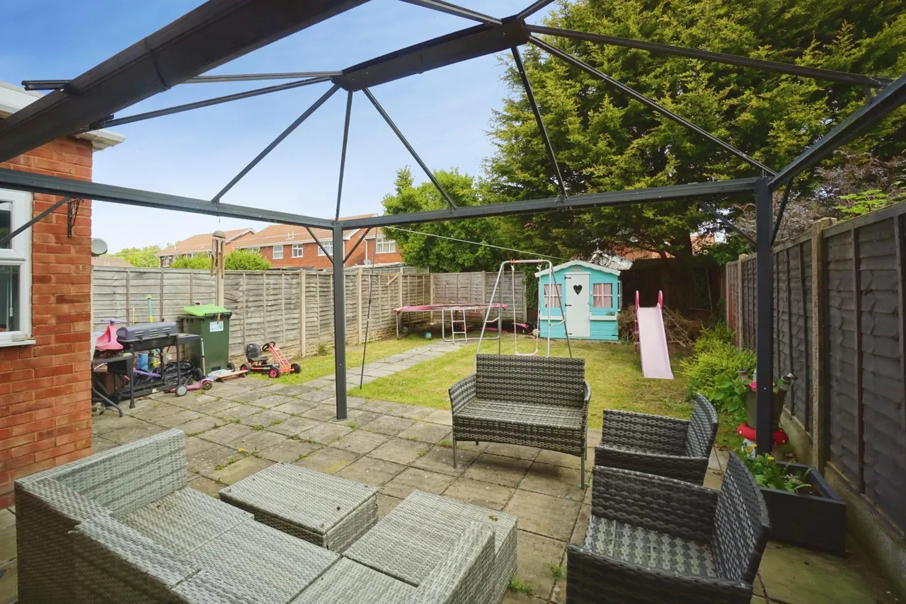 Margaret Vale, Ocker Hill, DY4, photo 4