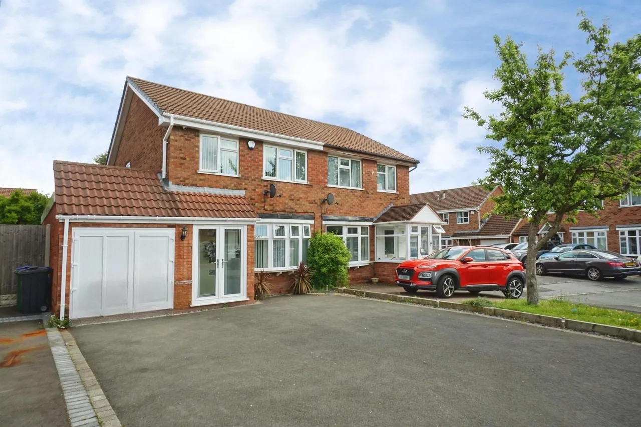 3 bed house for sale, Margaret Vale, Ocker Hill, DY4