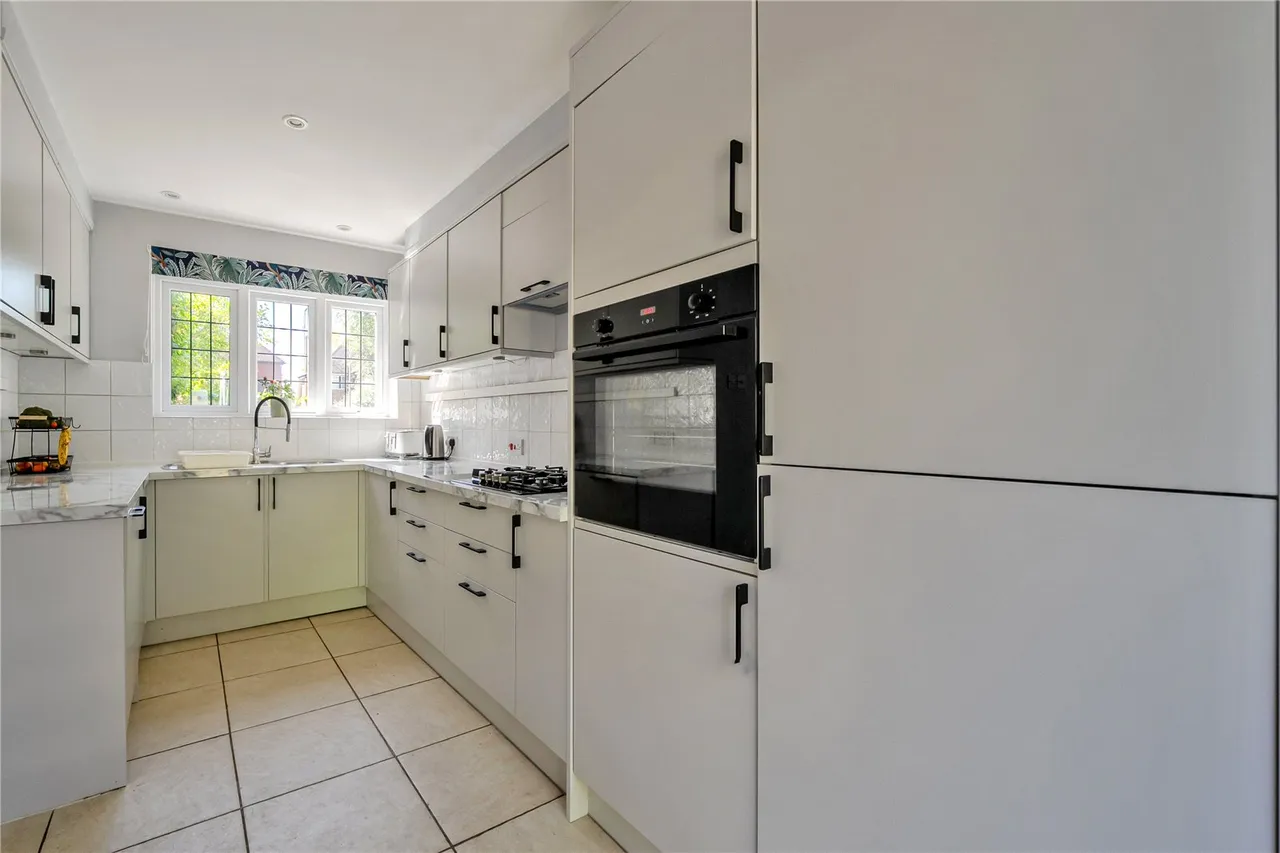 Bredward Close, Burnham, Slough, Buckinghamshire, SL1 7DL, photo 16