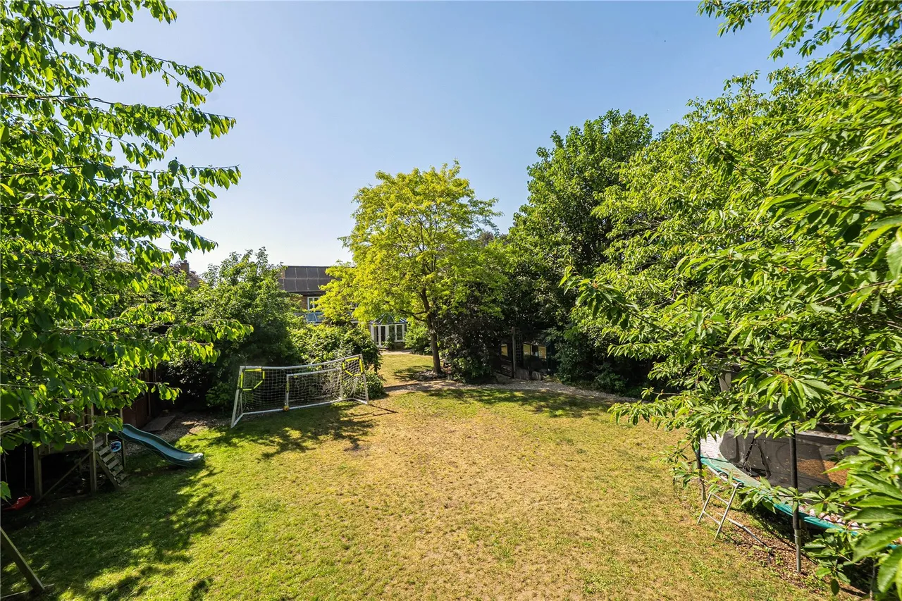 Bredward Close, Burnham, Slough, Buckinghamshire, SL1 7DL, photo 37
