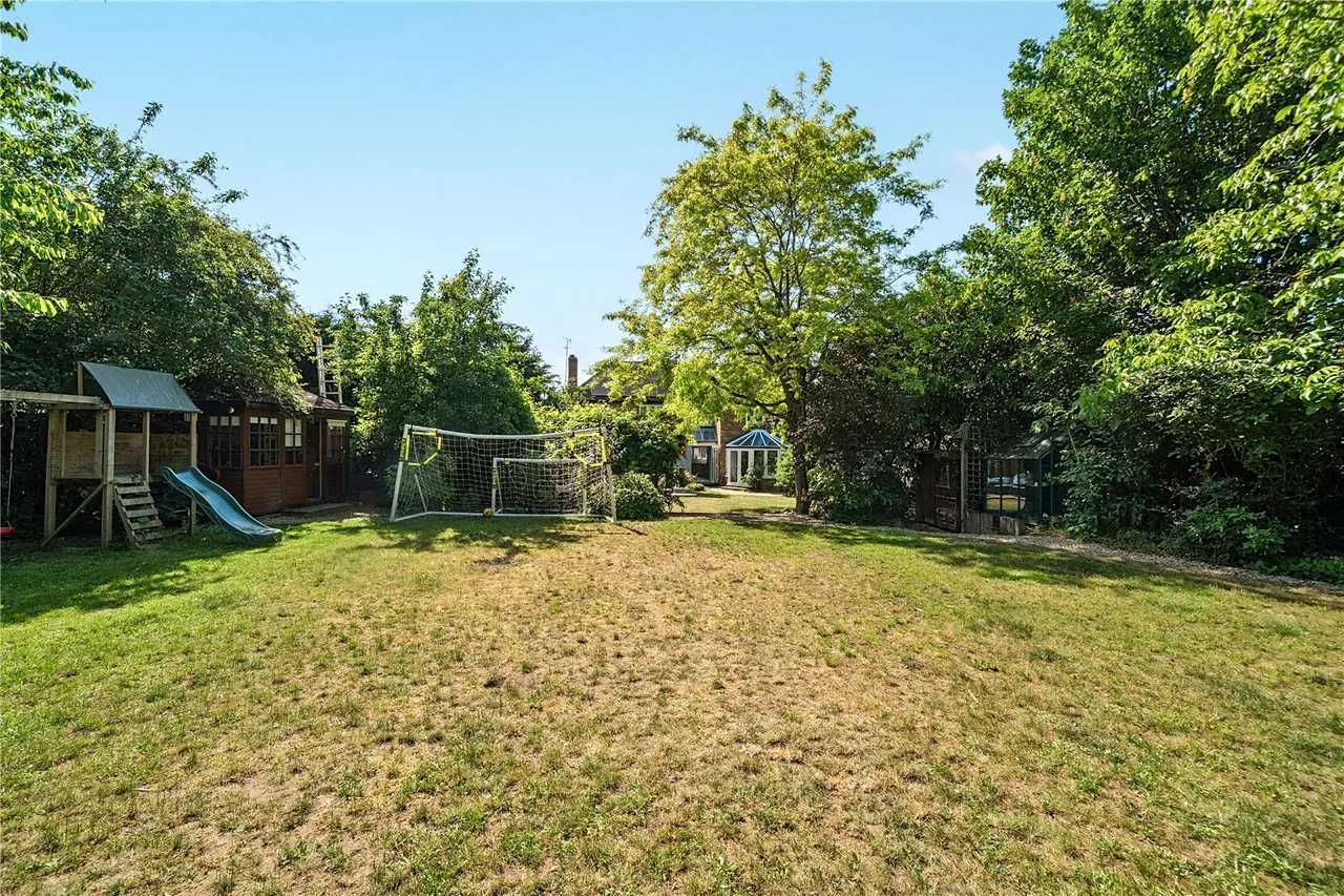 Bredward Close, Burnham, Slough, Buckinghamshire, SL1 7DL, photo 11