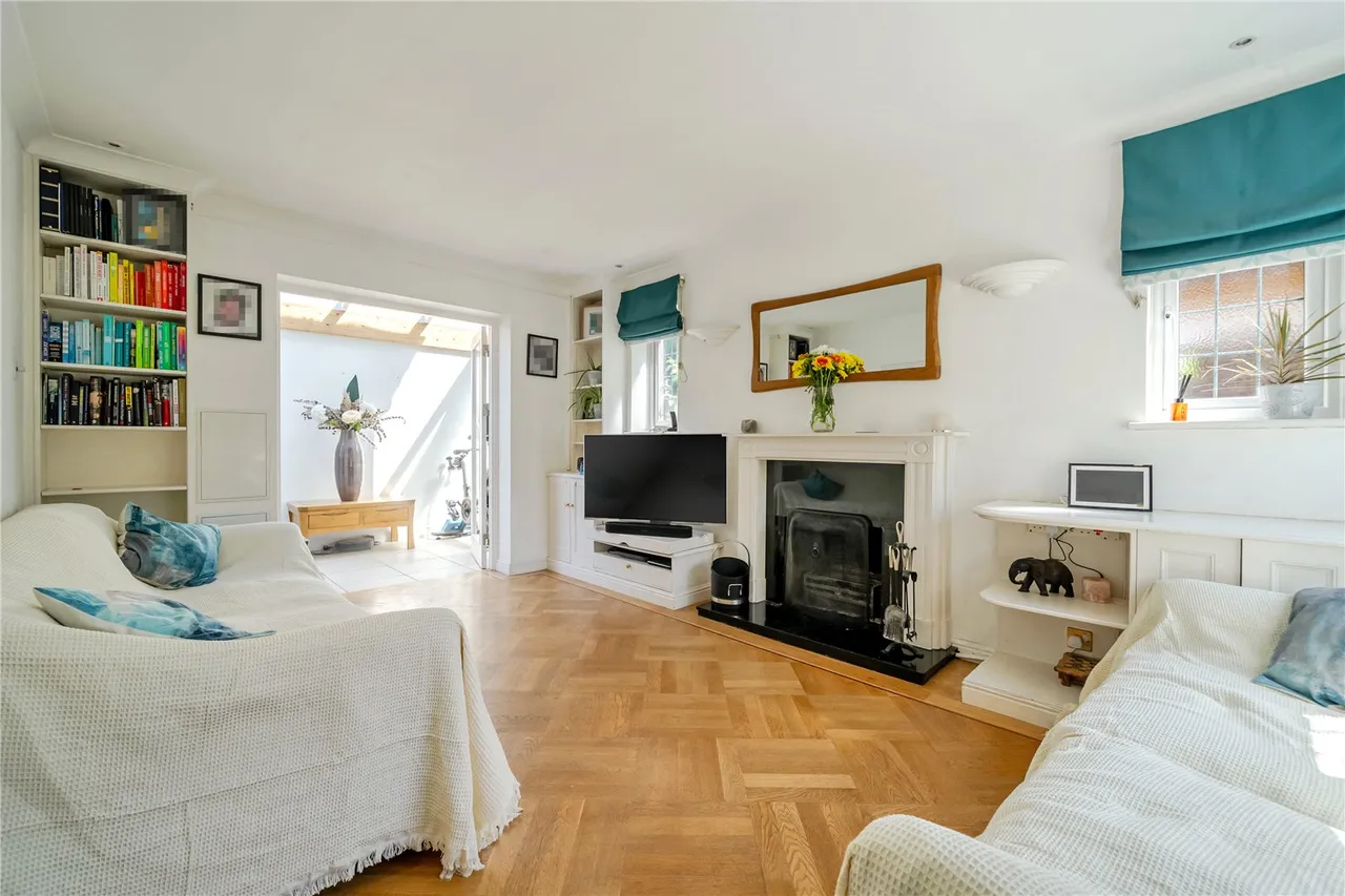 Bredward Close, Burnham, Slough, Buckinghamshire, SL1 7DL, photo 2