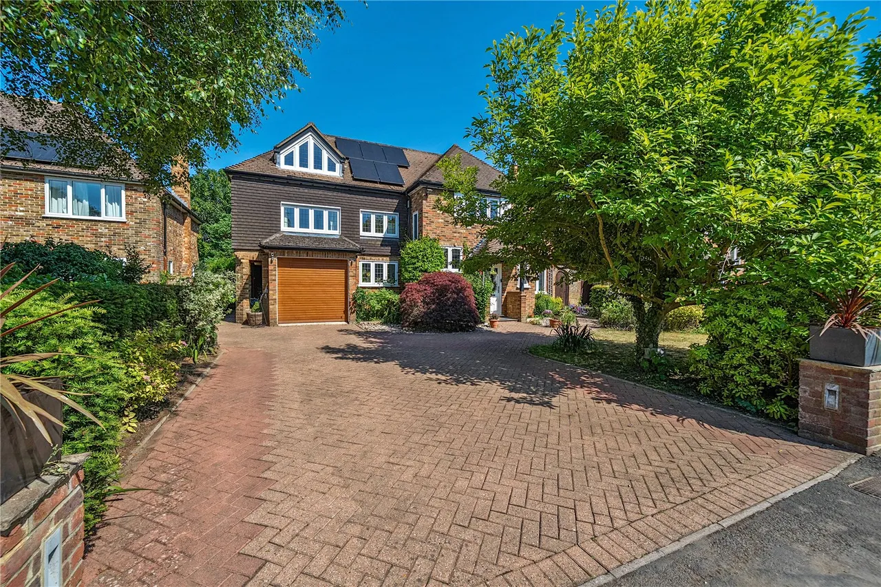 Bredward Close, Burnham, Slough, Buckinghamshire, SL1 7DL, photo 32