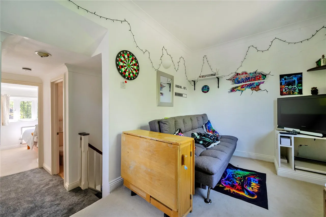 Bredward Close, Burnham, Slough, Buckinghamshire, SL1 7DL, photo 23