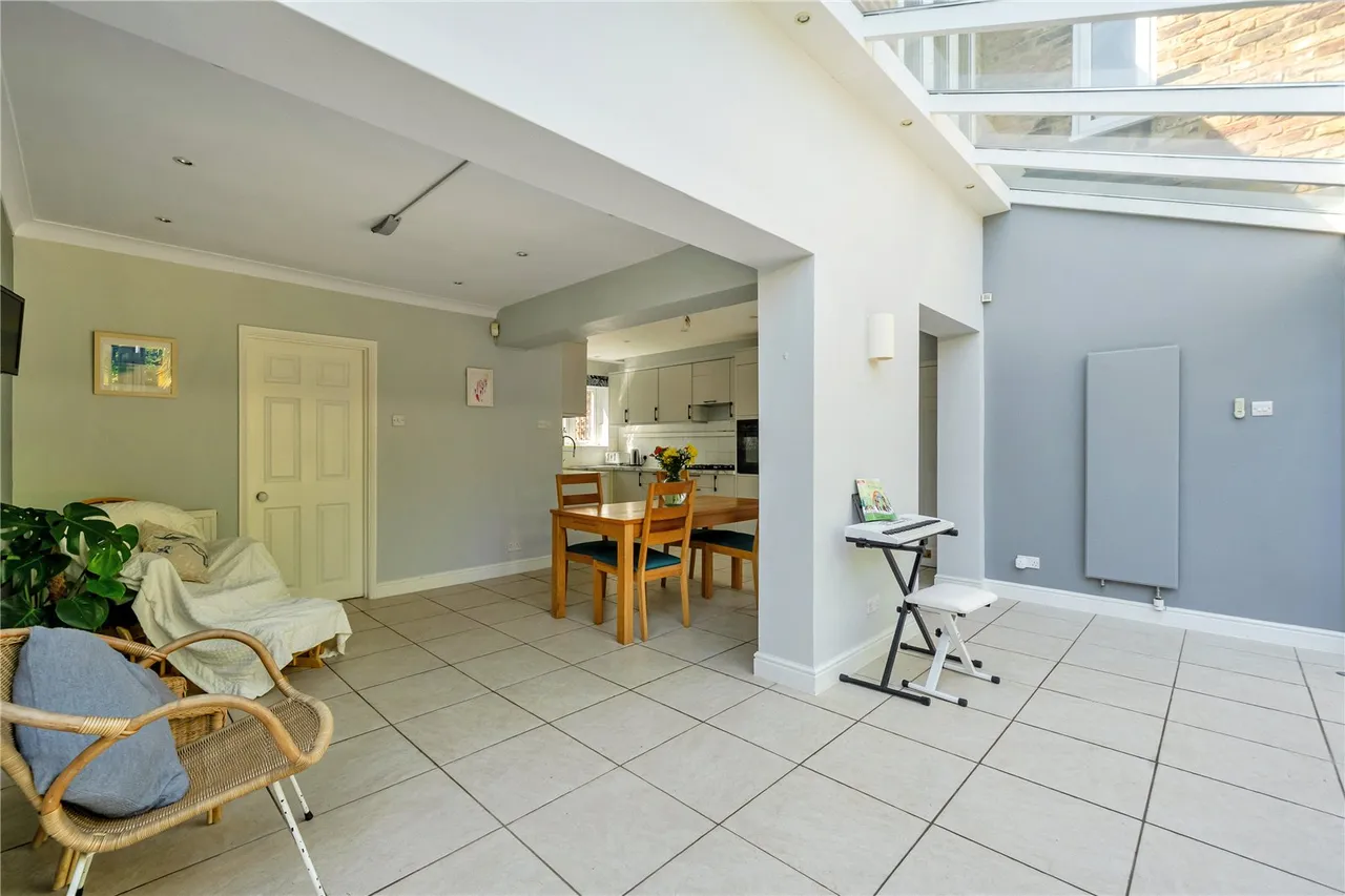 Bredward Close, Burnham, Slough, Buckinghamshire, SL1 7DL, photo 3