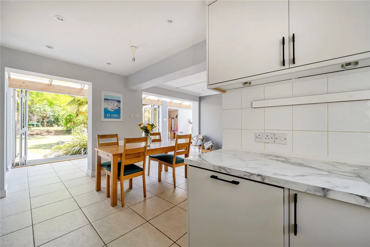 Bredward Close, Burnham, Slough, Buckinghamshire, SL1 7DL, photo 4