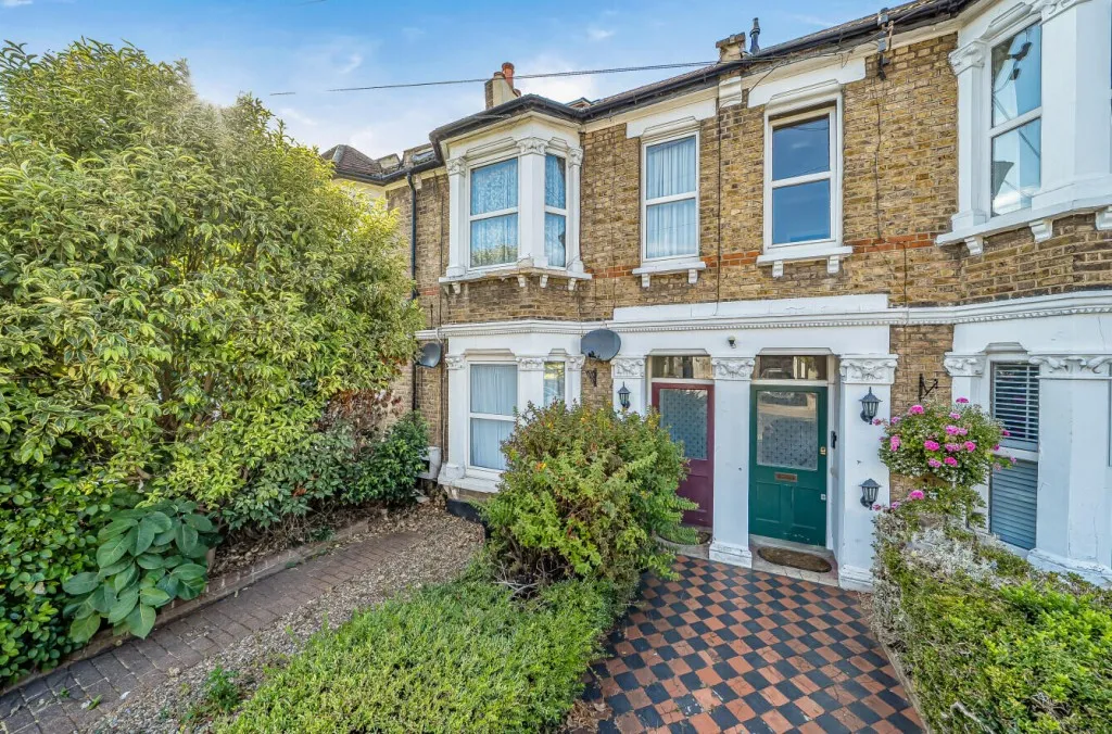 2 bed flat for sale, Birkbeck Road, Beckenham