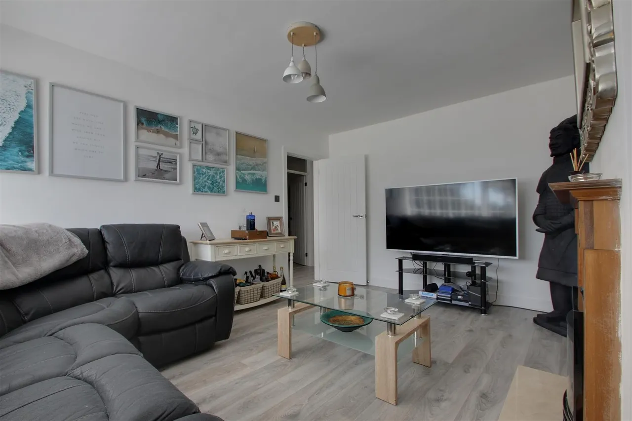 Windermere Crescent, Goring-By-Sea, Worthing, photo 2