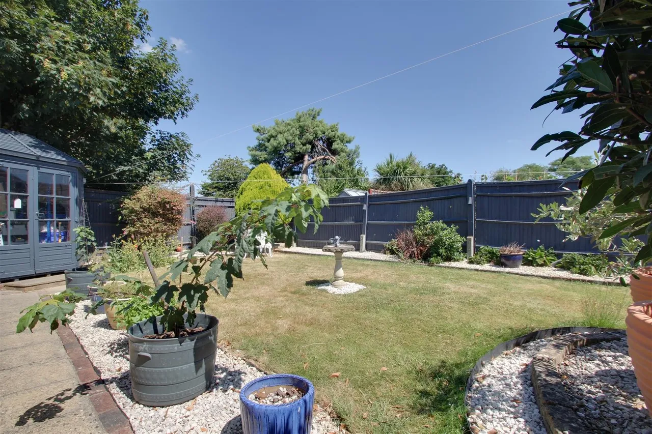 Windermere Crescent, Goring-By-Sea, Worthing, photo 14