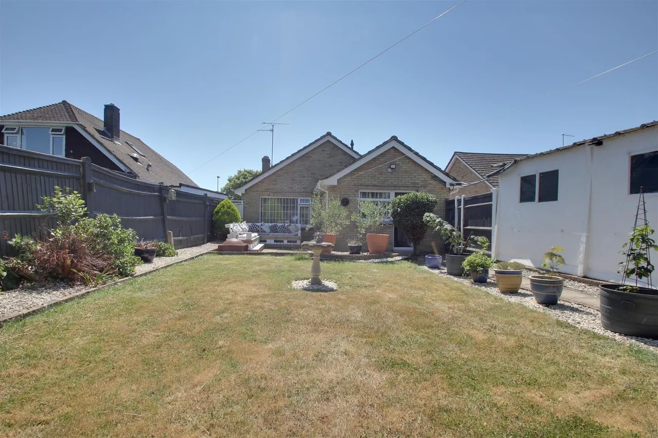 Windermere Crescent, Goring-By-Sea, Worthing, photo 11